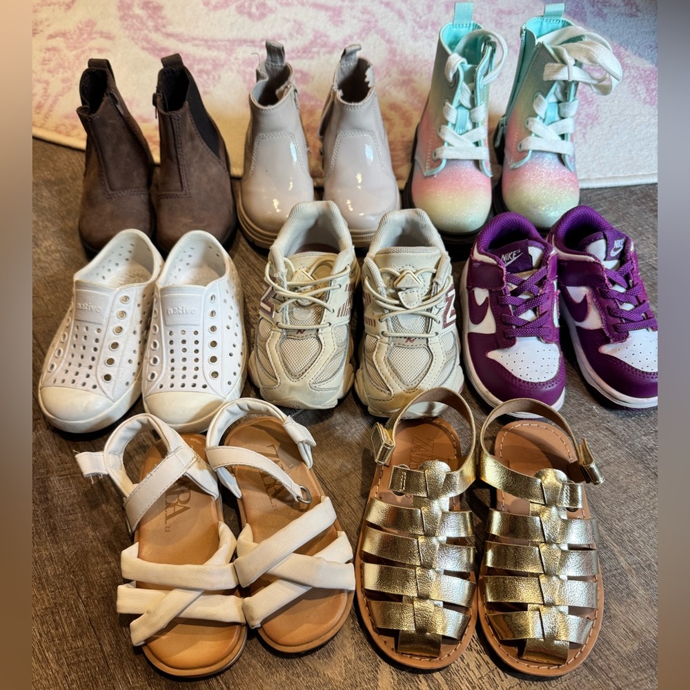 Toddler girl shoe bundle - size 7
Ten pairs total
